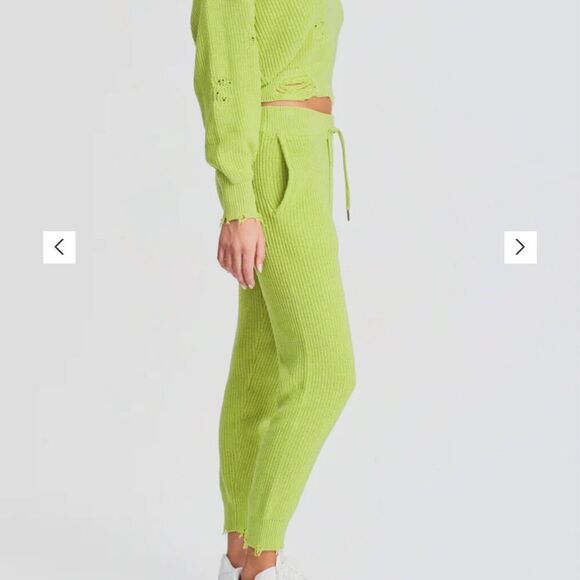 SEROYA set includes sweater and joggers - Picture 3 of 14